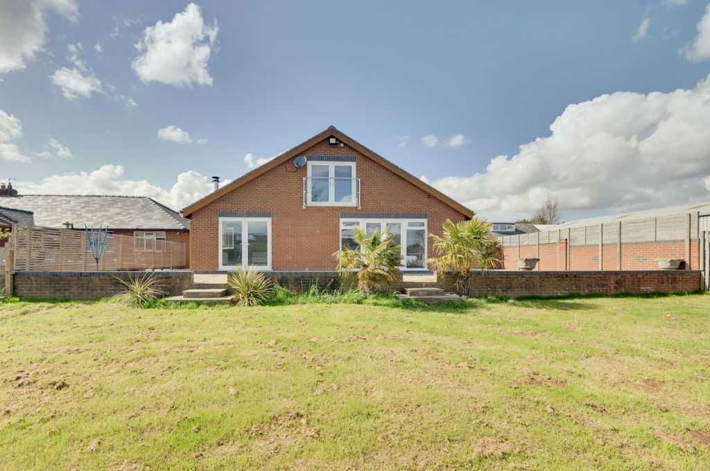 Property photo 2 of 59