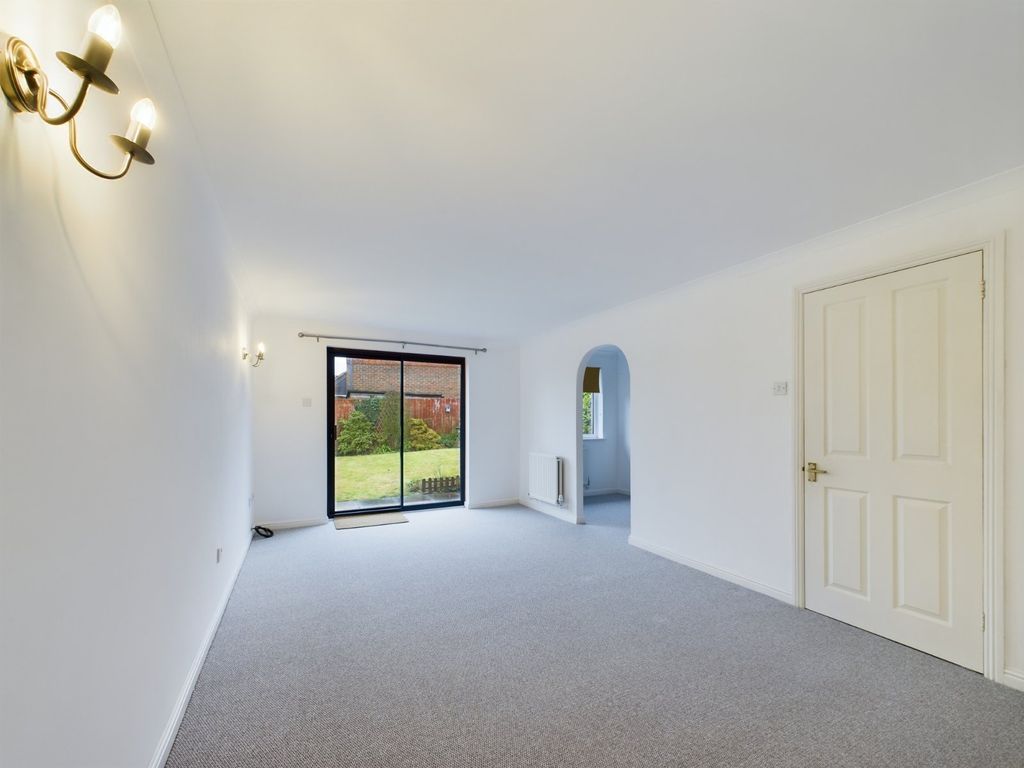 Property photo 3 of 9 Living Room