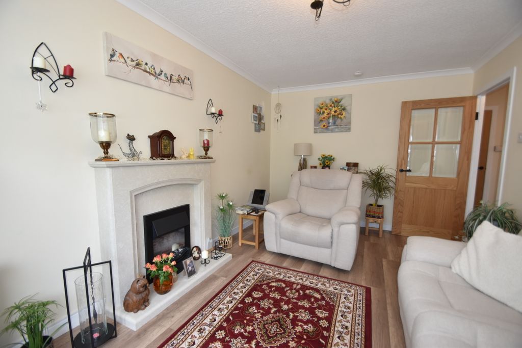 Property photo 3 of 19