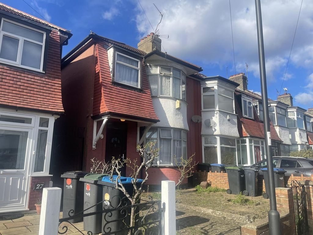 Property photo 2 of 26 Front (Exterior)