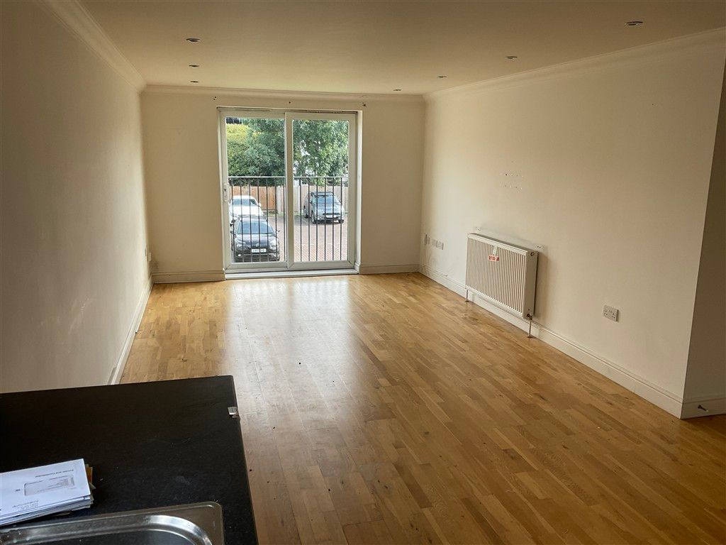 Property photo 3 of 7 Living Area