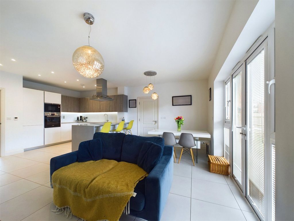 Property photo 3 of 13 Picture No. 27