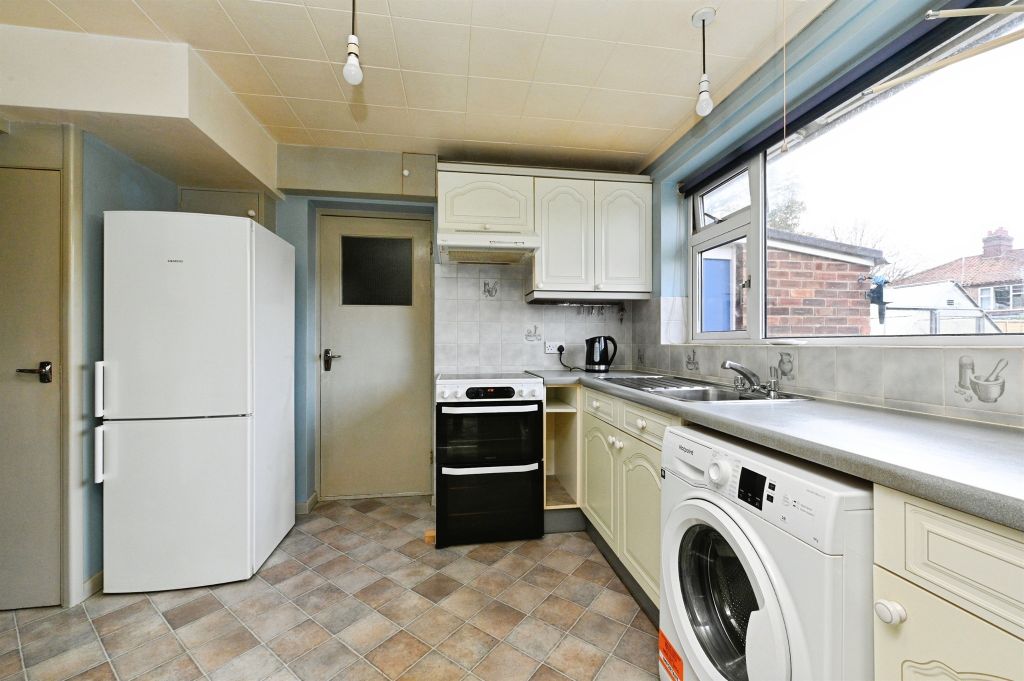 Property photo 2 of 17