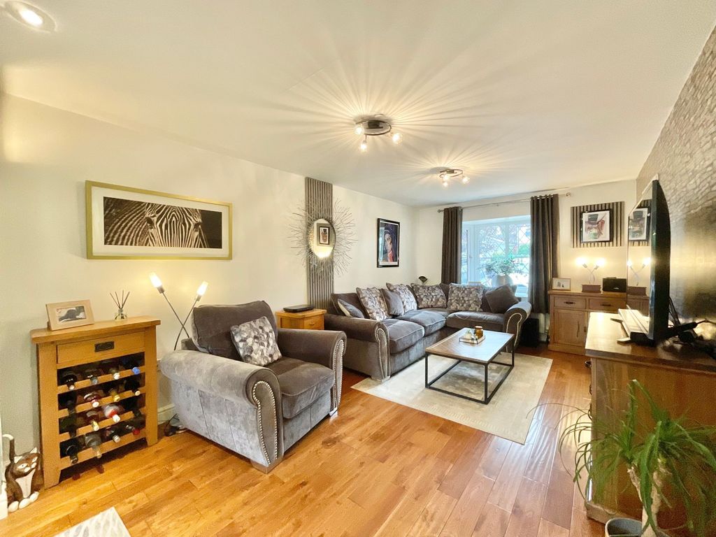 Property photo 3 of 38