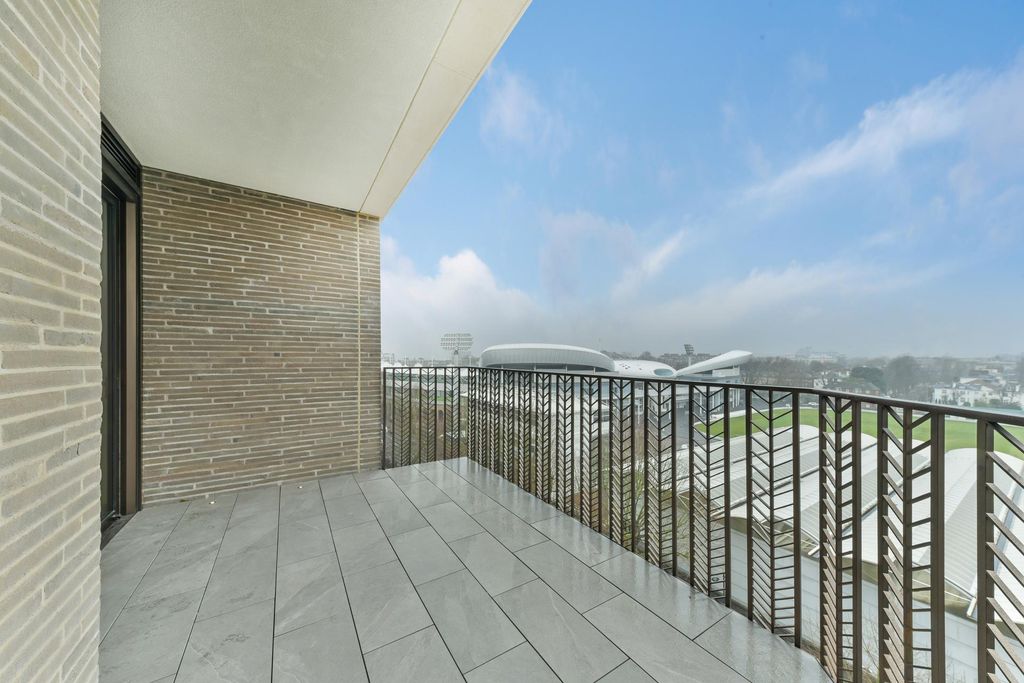 Property photo 3 of 6