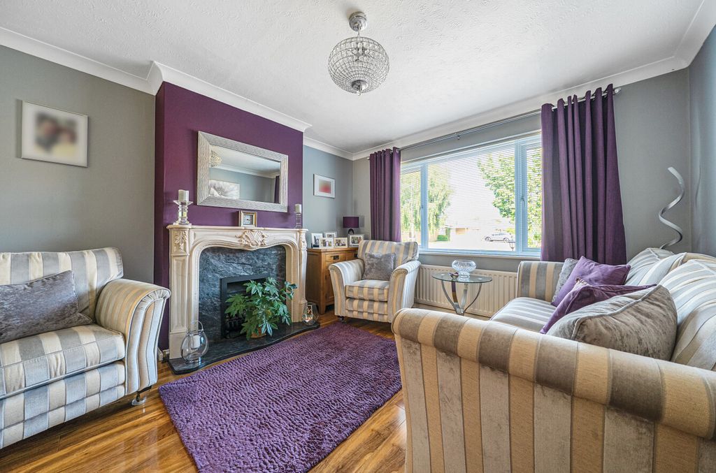 Property photo 2 of 12 1492744-27-6A4Fc3...