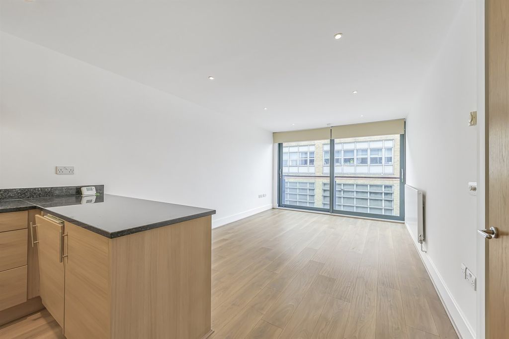 Property photo 1 of 5 (Main)