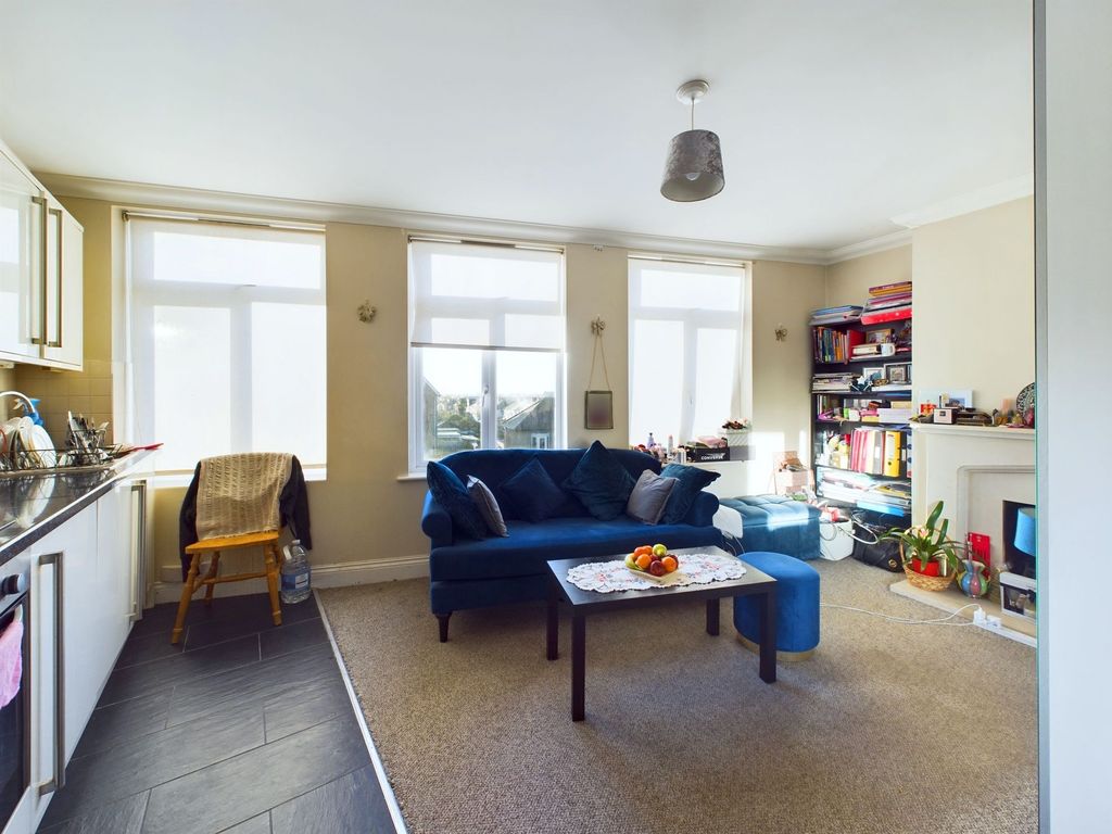 Property photo 2 of 7