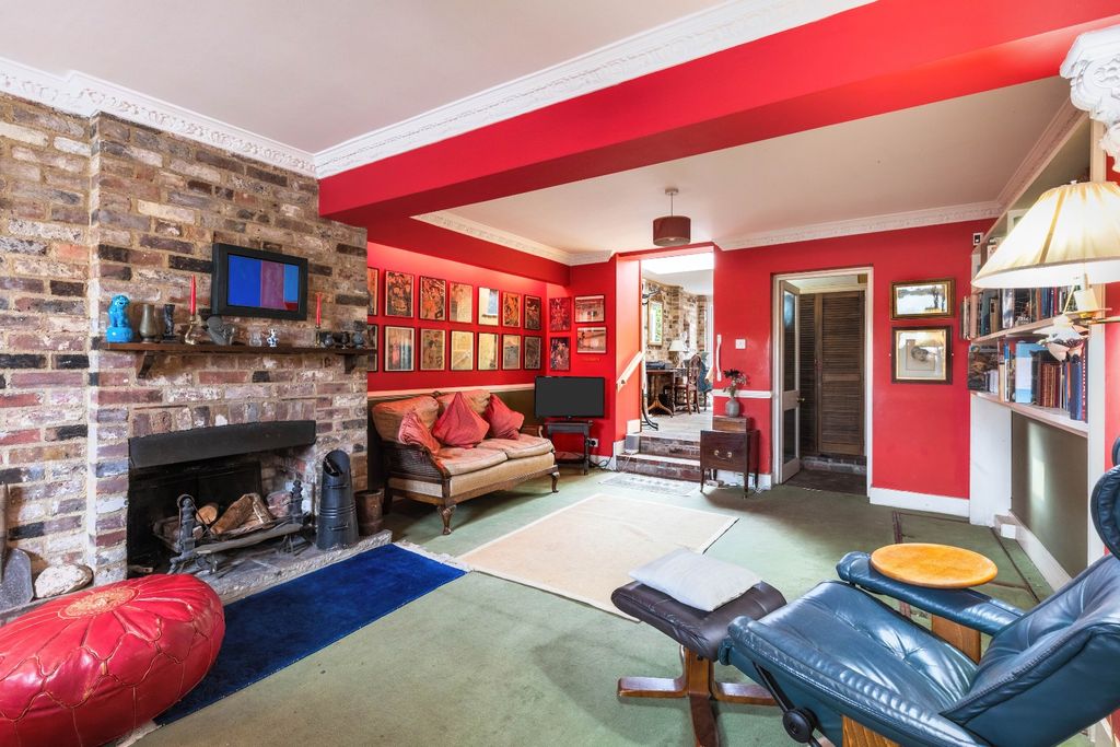 Property photo 3 of 18 4967494