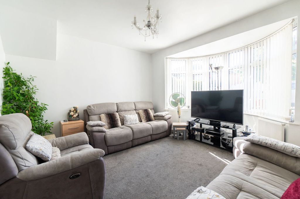 Property photo 2 of 35