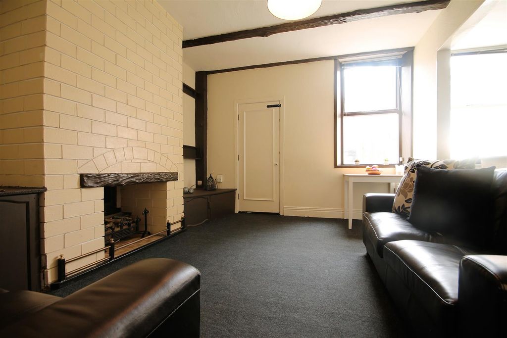Property photo 3 of 10 46738.Jpg