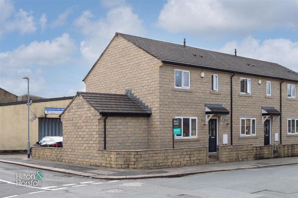 Property photo 1 of 18 Lower Clough Street