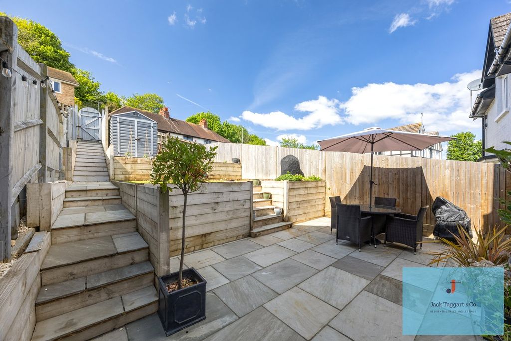 Property photo 3 of 14