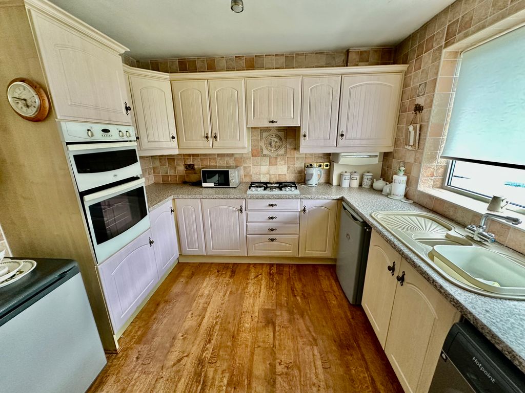 Property photo 3 of 25 Img_1139