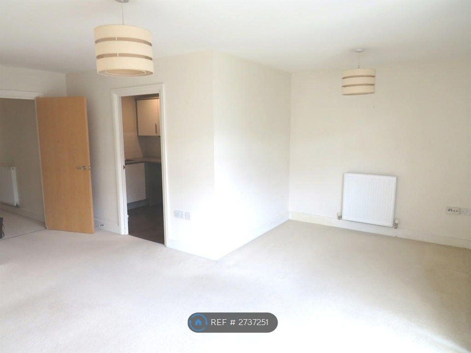 Property photo 3 of 10 Lounge