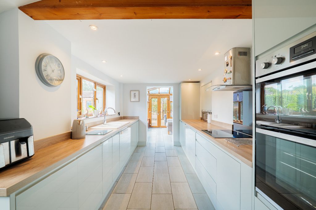 Property photo 3 of 34 5349656
