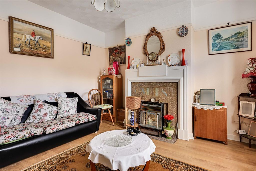 Property photo 2 of 16 Img (2).Jpg
