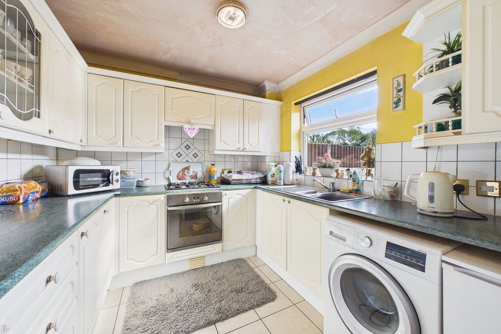 Property photo 3 of 16