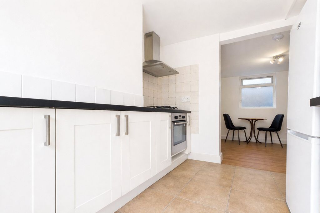 Property photo 2 of 12 Kitchen