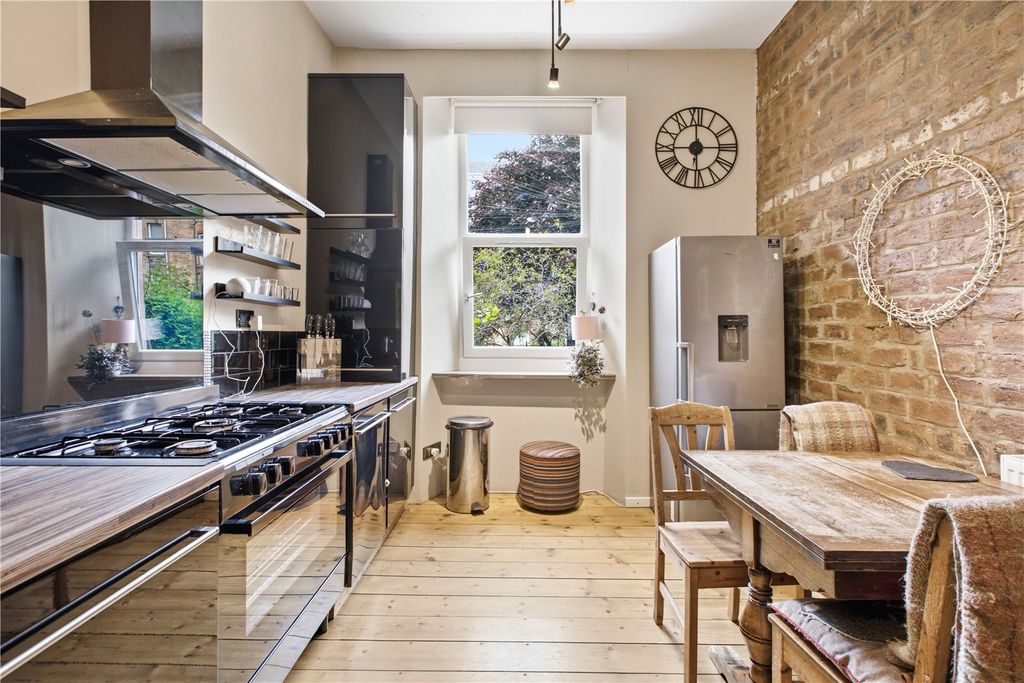 Property photo 3 of 15 Kitchen