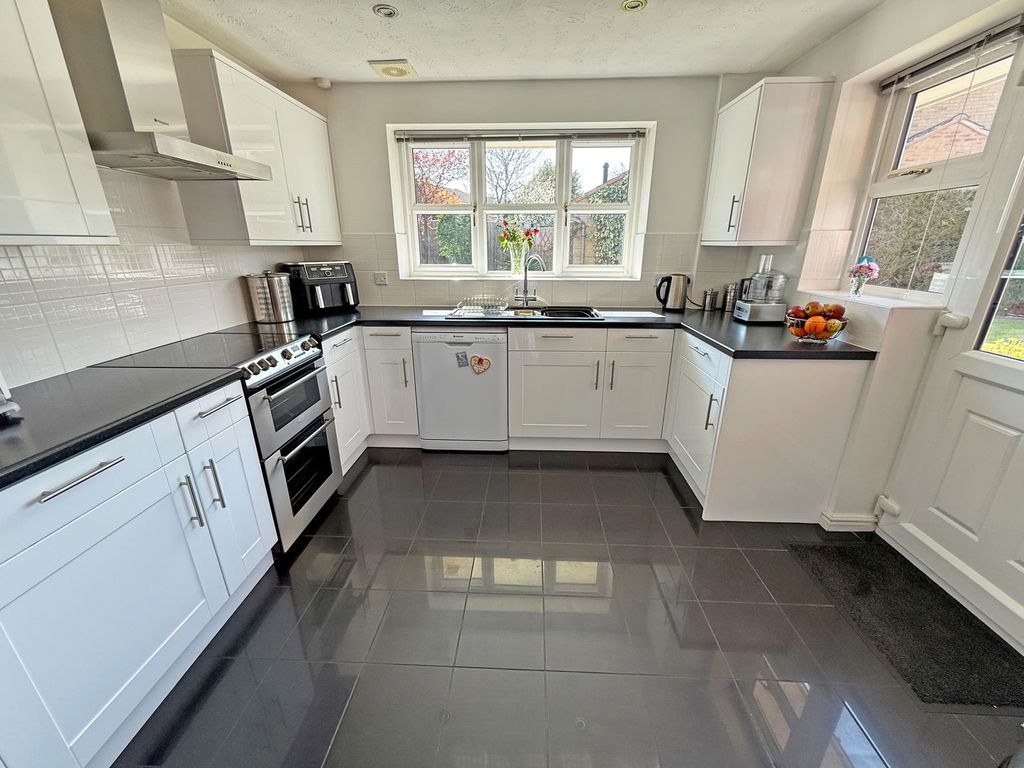 Property photo 3 of 29