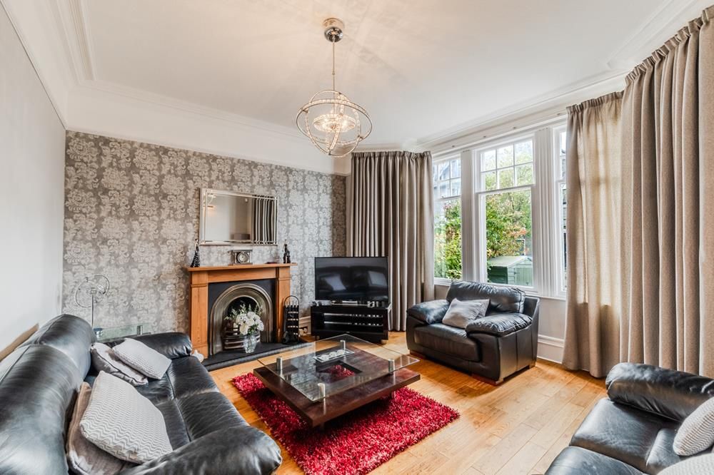 Property photo 2 of 20 4 Fonthill Terrace−2