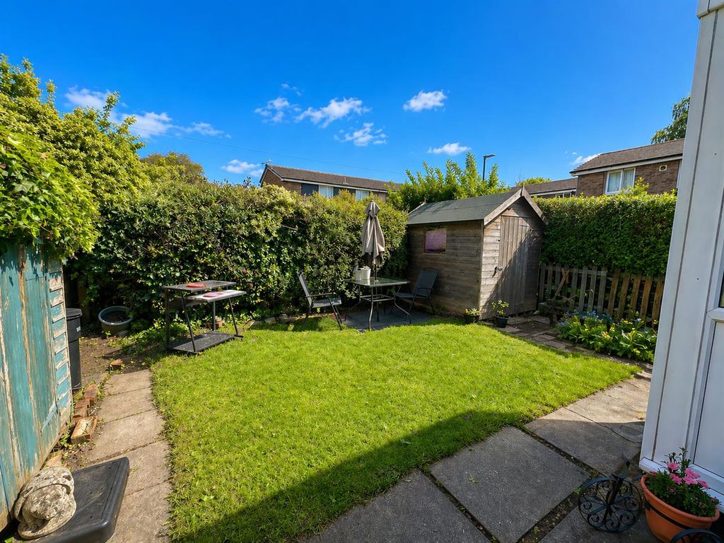 Property photo 2 of 19 Garden