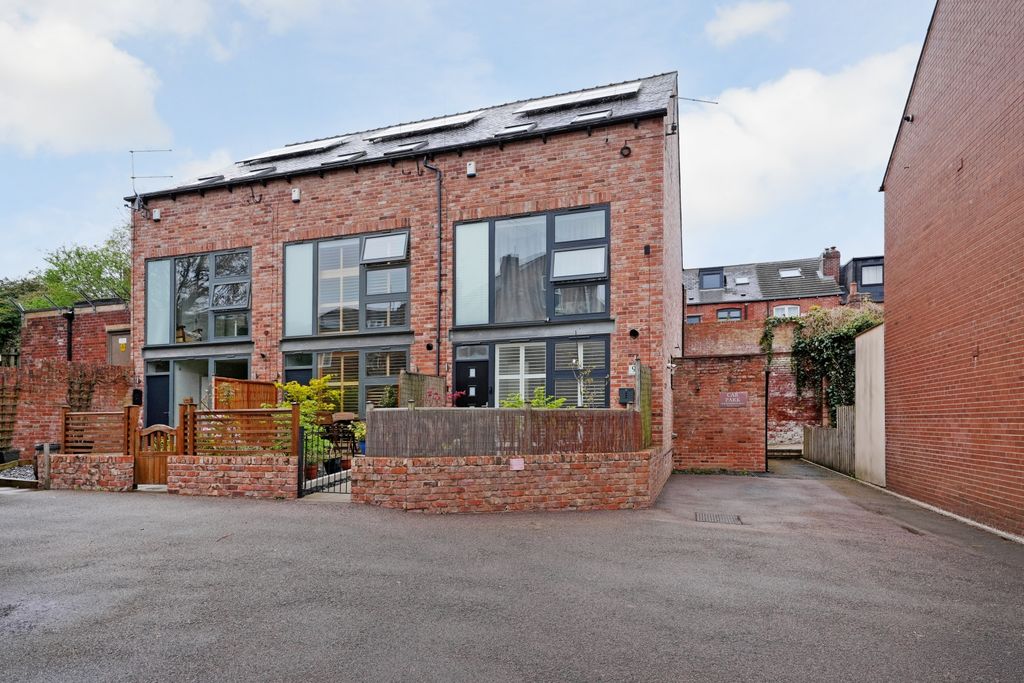 Property photo 1 of 28 Front External