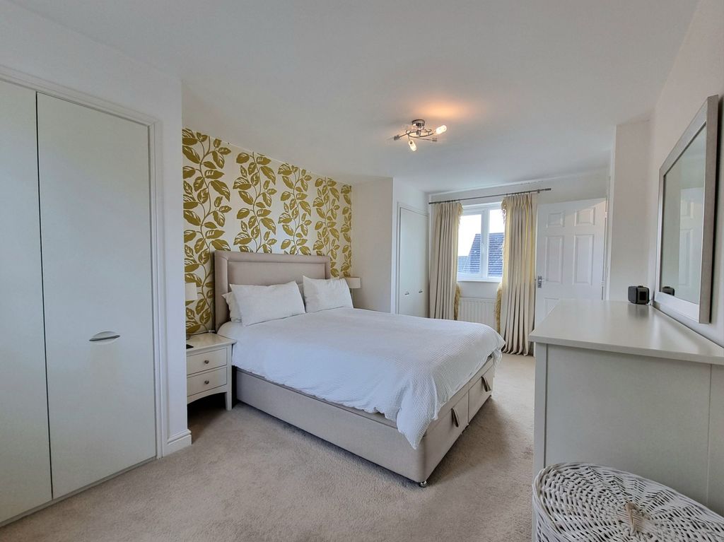 Property photo 3 of 37