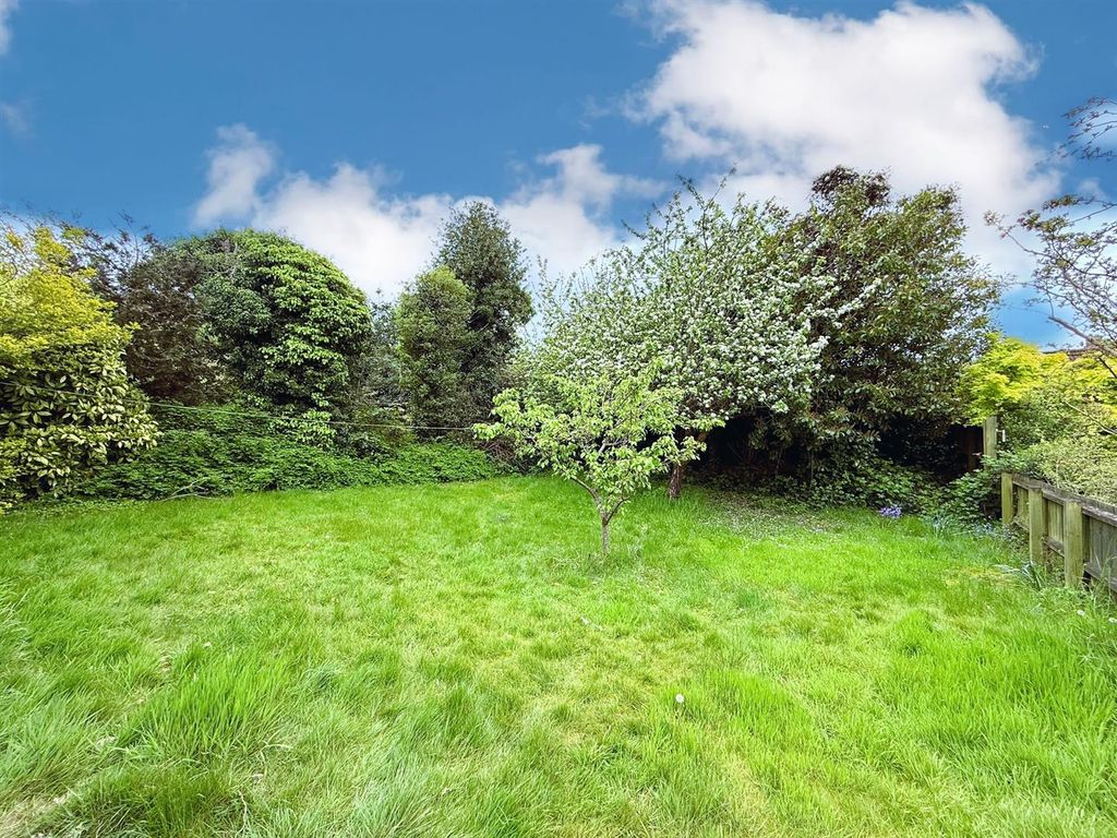 Property photo 3 of 14 Garden