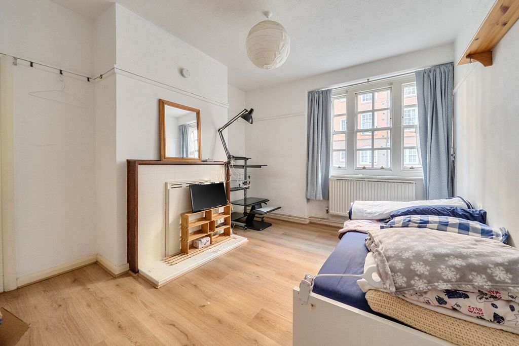 Property photo 3 of 16 Picture No. 18