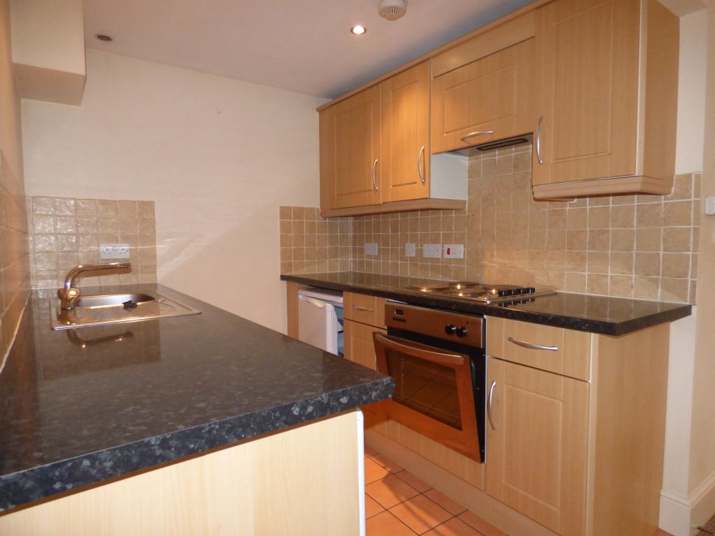 Property photo 3 of 6 Kitchen