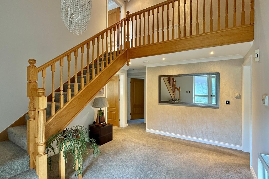 Property photo 2 of 43 Gallery