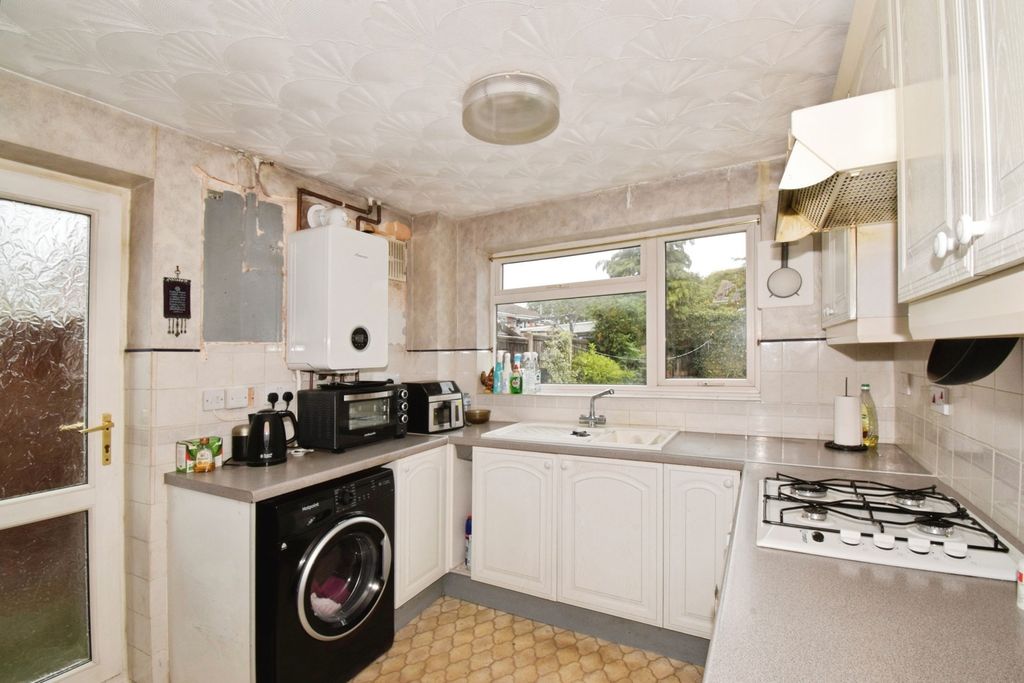 Property photo 3 of 17 Photo