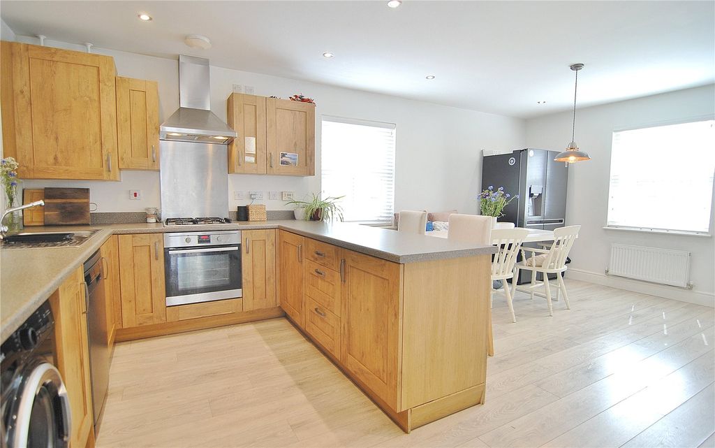 Property photo 2 of 21 Picture No. 05