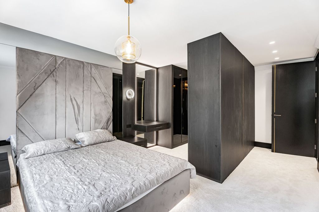 Additional image 25 of 5 bed detached house for salePipers Green Lane, Edgware HA8