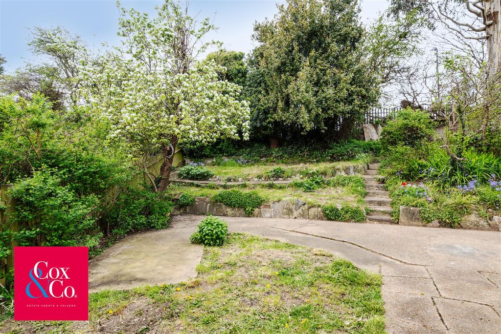 Property photo 3 of 17 81O_0495.Jpg