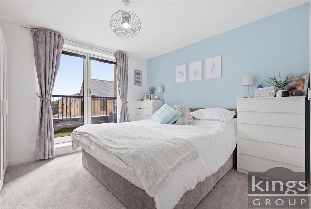 Additional image 8 of 3 bed flat for saleNorth Square, Newhall, Harlow CM17