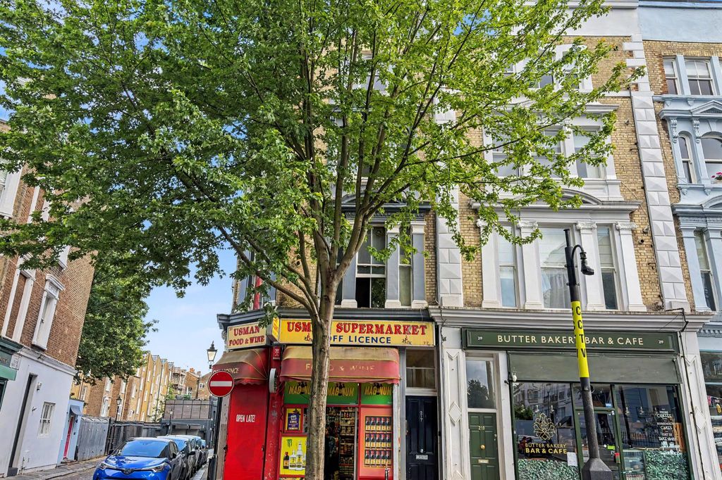 Property photo 2 of 11 217B Westbourne Park Road, Notting Hill, London W11 1Ea