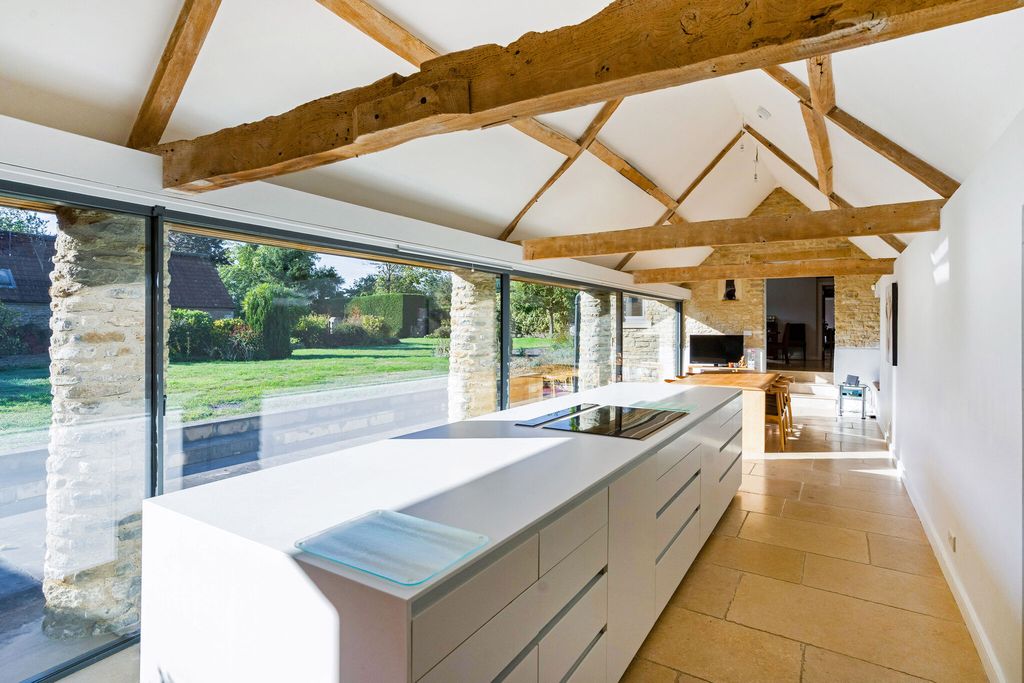 Property photo 2 of 24 Kitchen