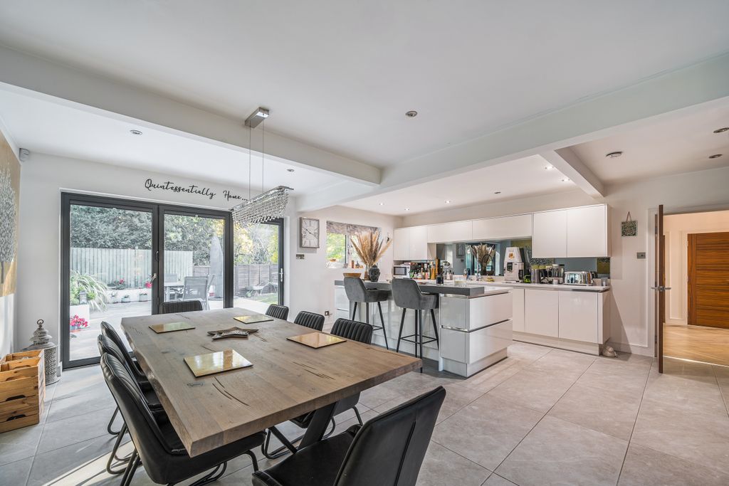 Property photo 2 of 24 1365305-9-68Fb47005Bf9F