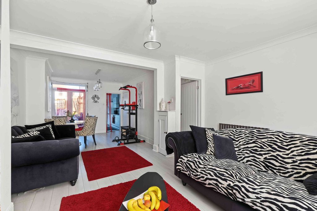 Property photo 2 of 22