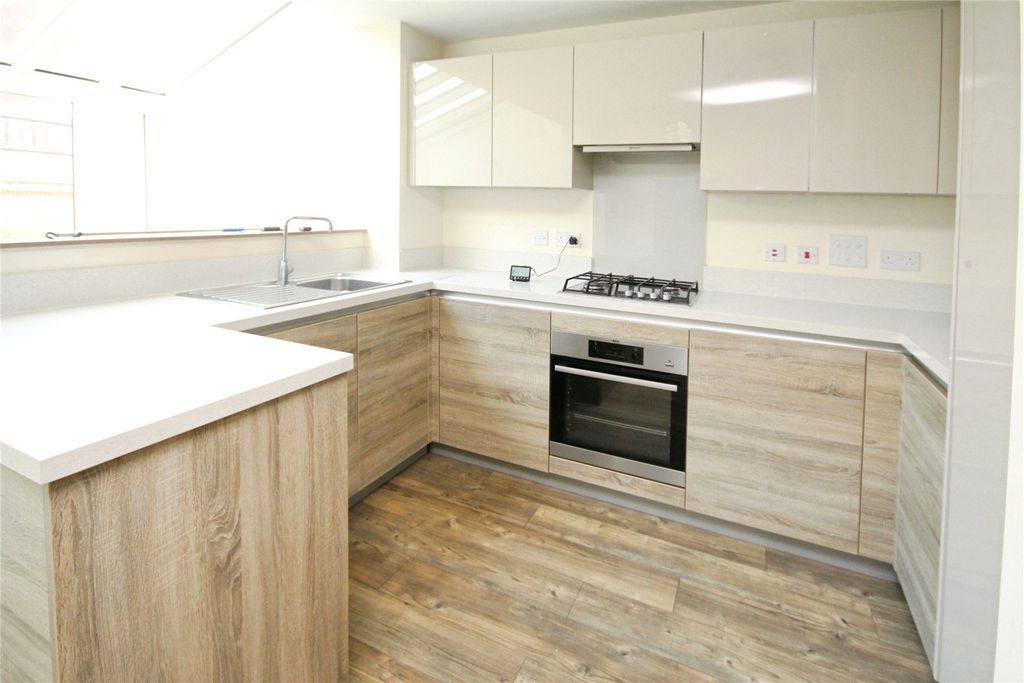 Property photo 2 of 11 Picture No. 09