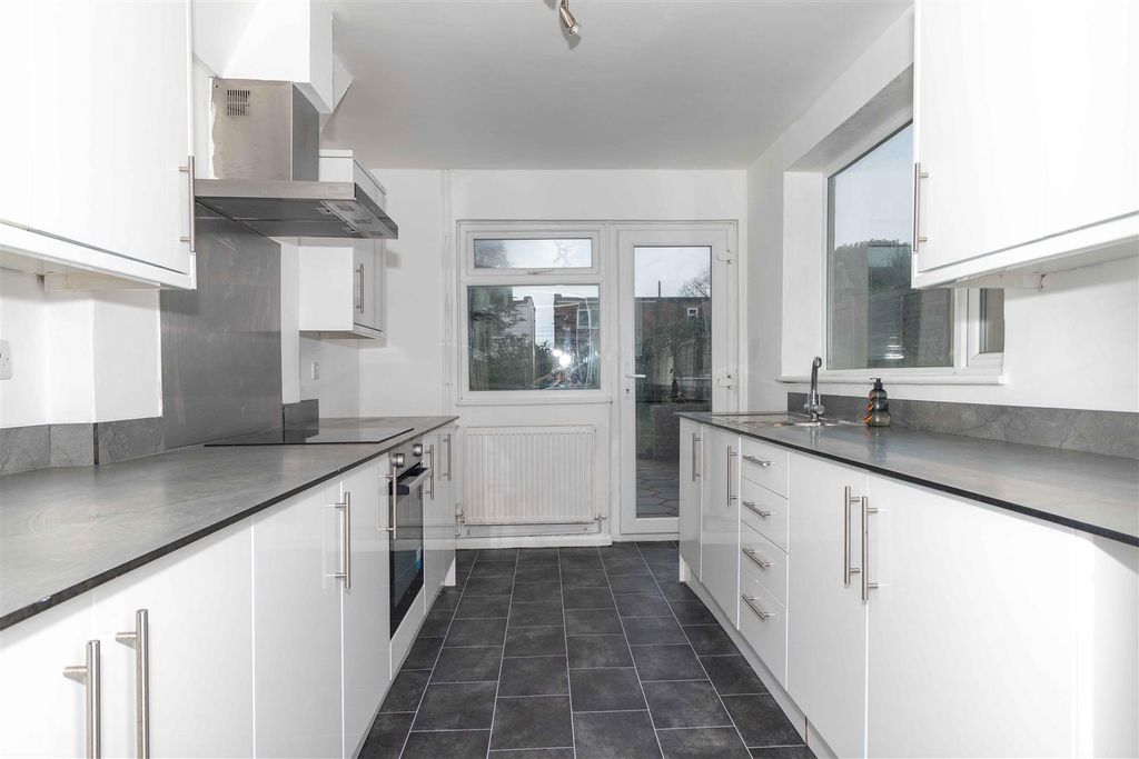 Property photo 2 of 10 Becketrd-06.Jpg