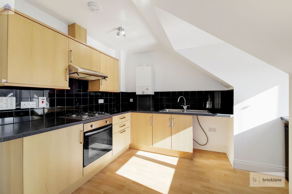 Property photo 3 of 14 Photo 2