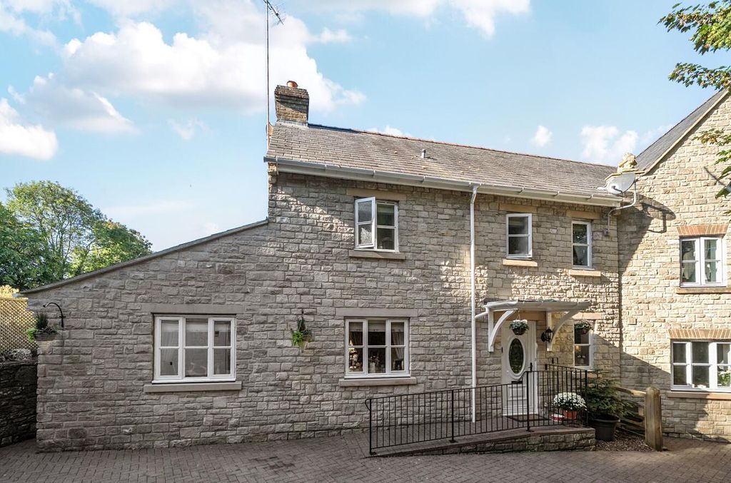 Property photo 1 of 23 1358796-2-68Dbdd2587368.Jpg