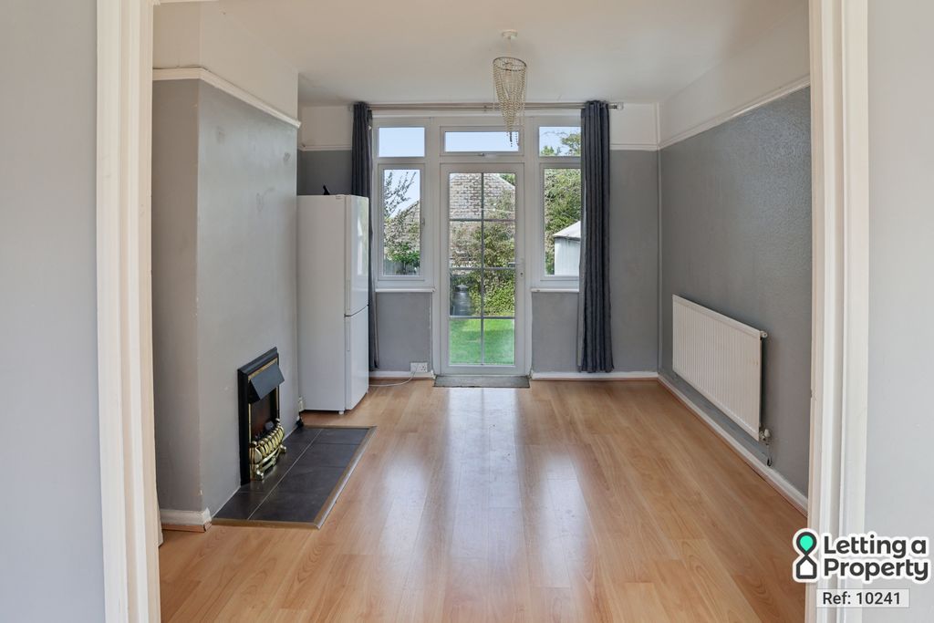 Property photo 3 of 14