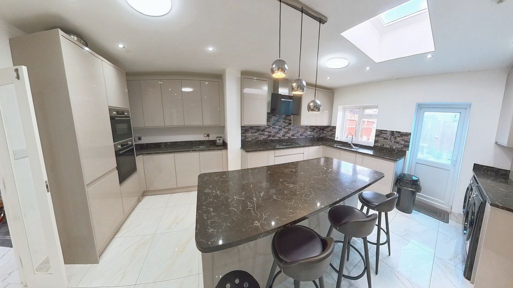 Additional image 18 of 5 bed end terrace house for saleMarlborough Road, Dagenham RM8