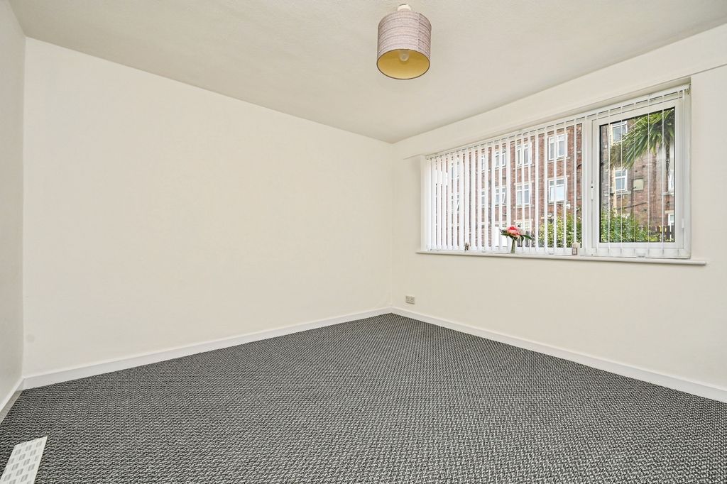Property photo 3 of 9 Pbox-Img.Jpg
