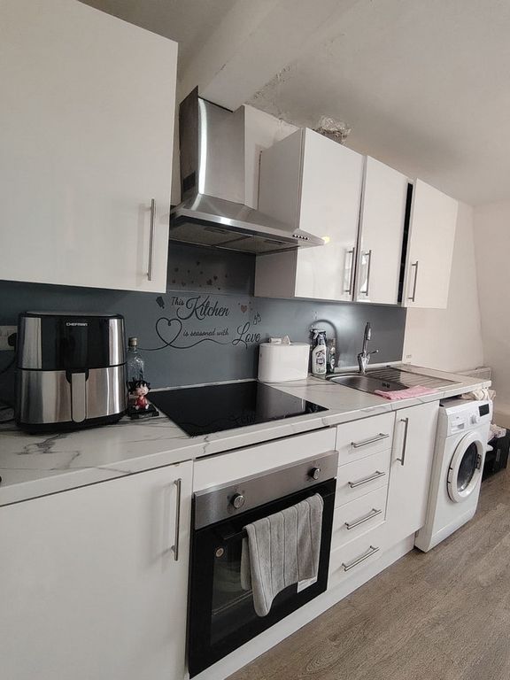 Property photo 1 of 6